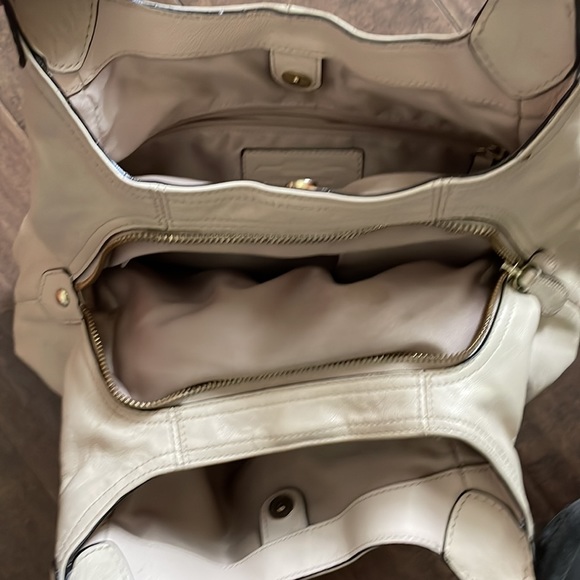 Coach ivory handbag - Picture 2 of 4